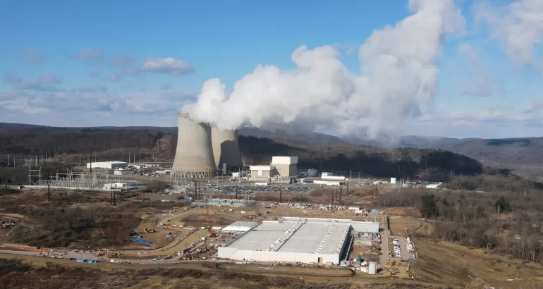 data-center-owned-amazon-web-105610887